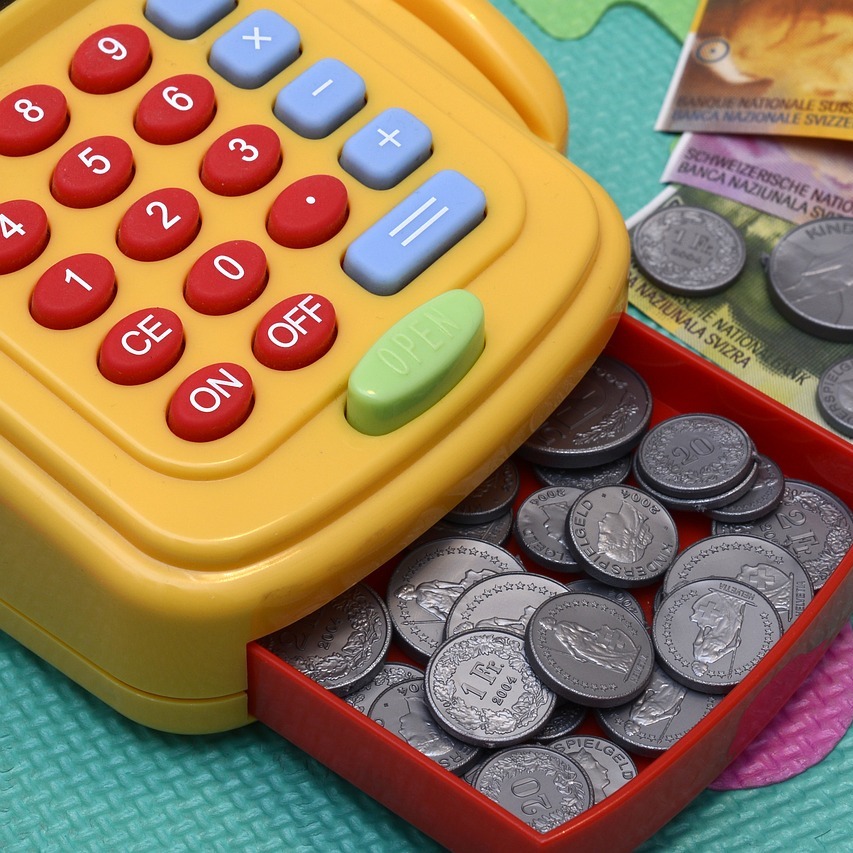 Toy Cash Register Gb7c4fdb58 1280 (1)