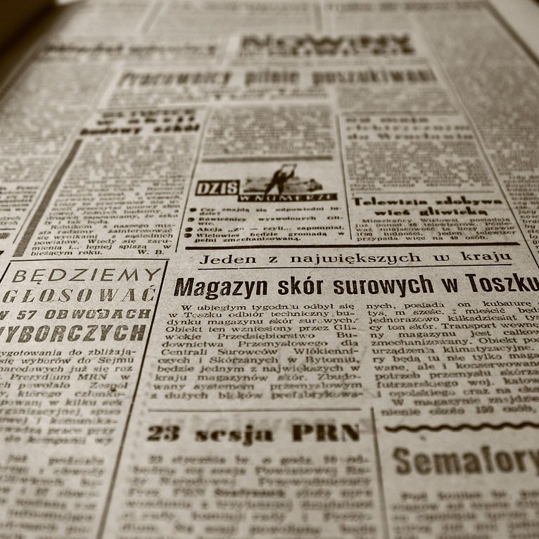 Christopherpluta Old Newspaper 350376 1280 (1)