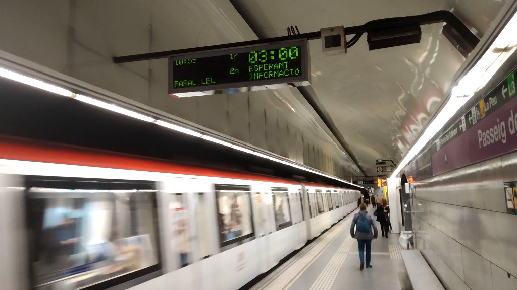Metro Barcelona Passeig De Gracia.jpg