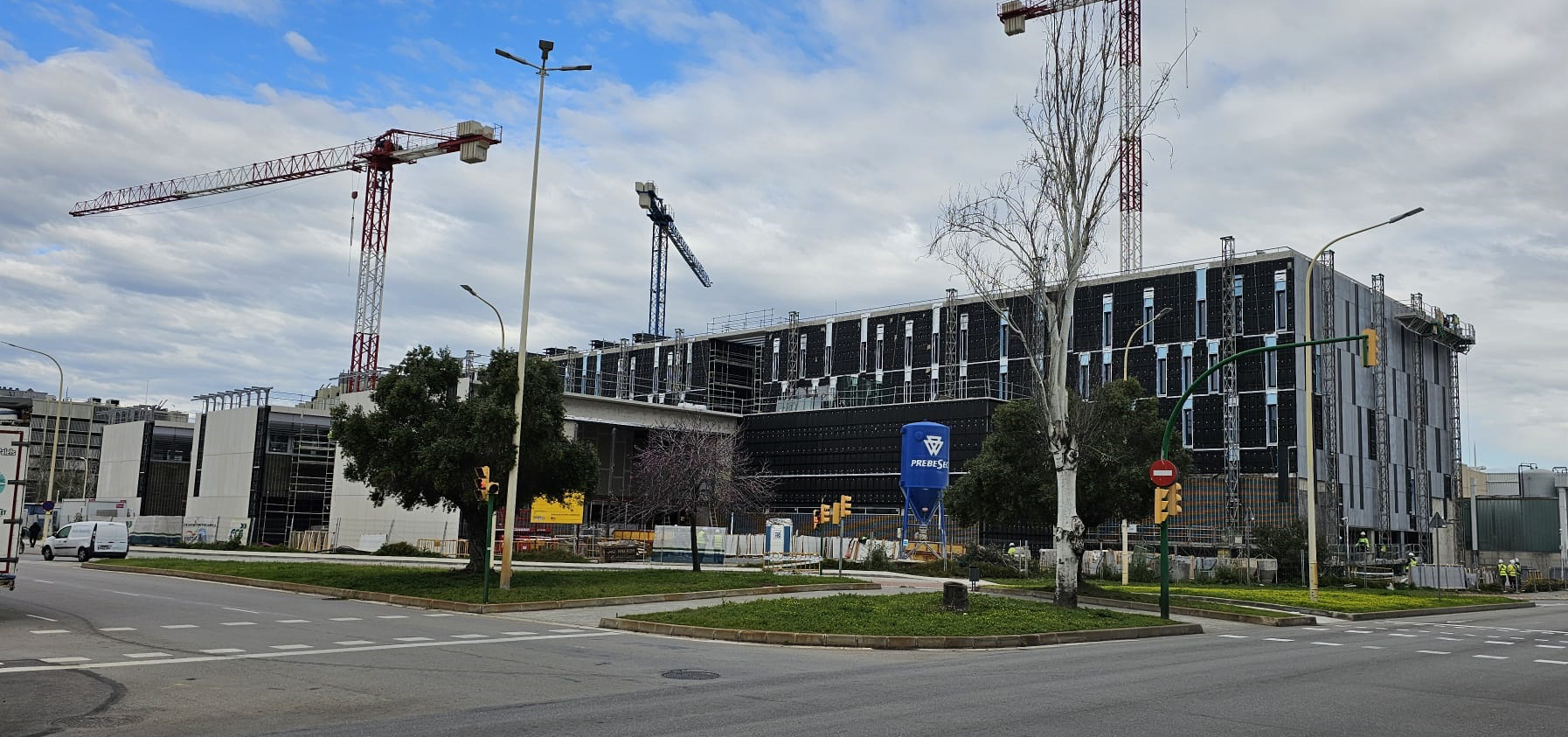C Obert Zona Franca 1