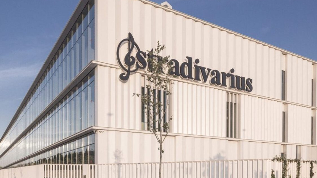 Nau Stradivarius Logistica.jpg