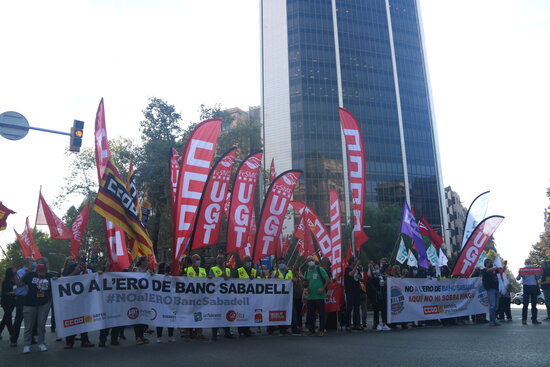 Banc Sabadell Manifestacio Diagonal