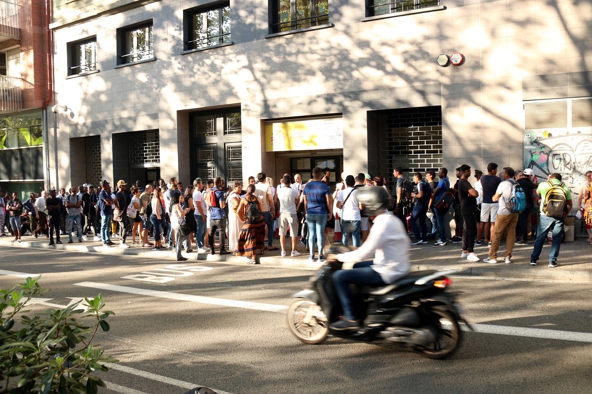 Oficina Estrangeria De Barcelona Col·lapse