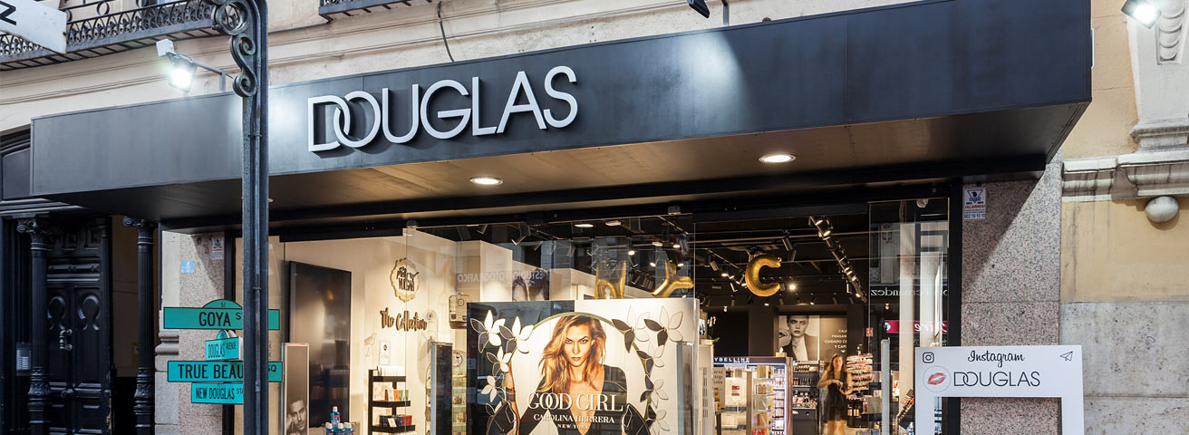 Douglas Tienda 4