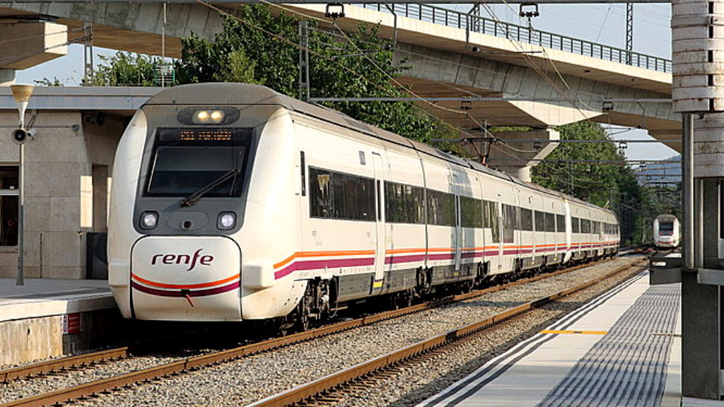 Renfe Mitja Distancia Girona Portbou